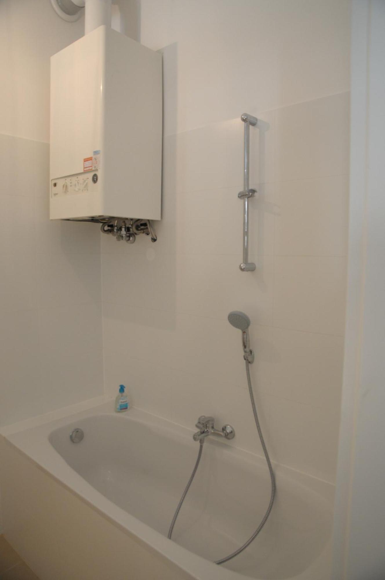 Brand New - - Quiet - 14 Apartment *