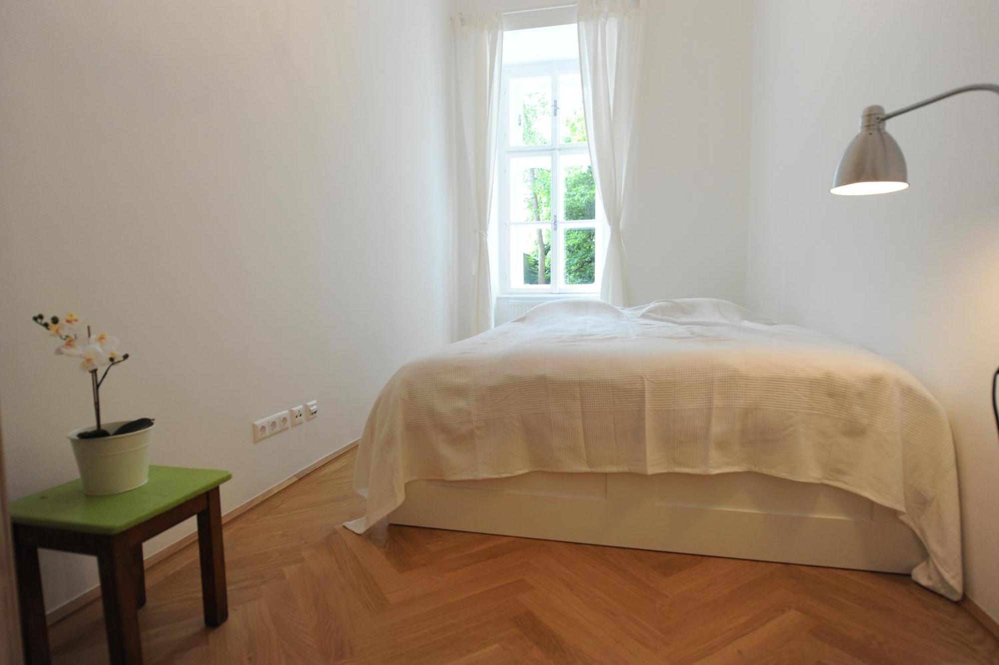 Brand New - - Quiet - 14 * Wien